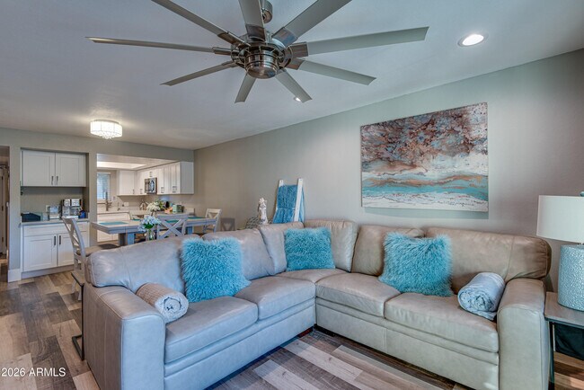 4150 E Cactus Rd Phoenix, AZ 85032 photo 3