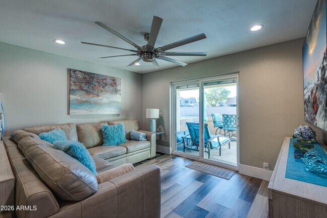 4150 E Cactus Rd Phoenix, AZ 85032 photo 4