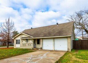 4301 Live Oak Drive, Mesquite, TX 75150 photo 2