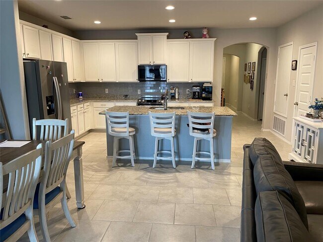 5616 Las Lomas Ln Denton, TX 76208 photo 2