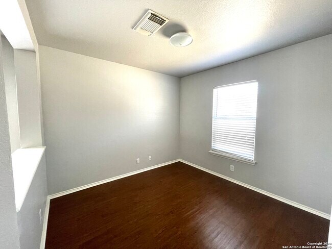 13 Palomar Hills San Antonio, TX 78238 photo 4