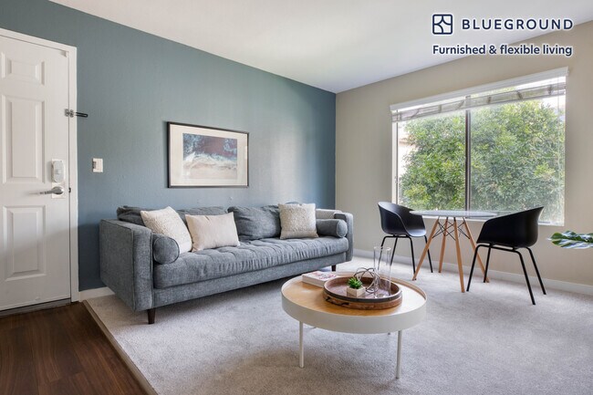 7295 Charmant Dr San Diego, CA 92122 photo 3