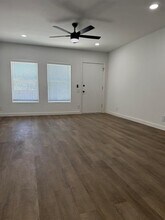 2704 San Pedro St Austin, TX 78705 photo 3