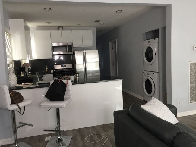 4402 Duval St Austin, TX 78751 photo 2