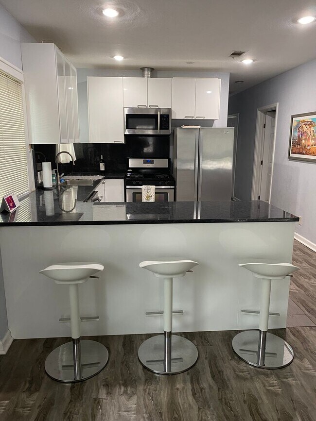 4402 Duval St Austin, TX 78751 photo 3