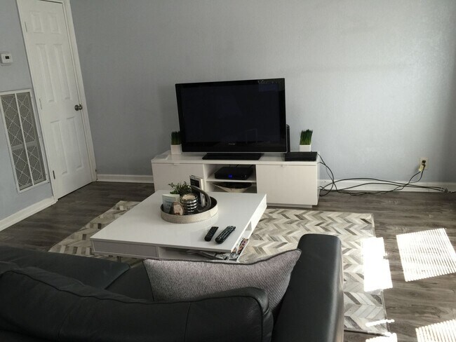 4402 Duval St Austin, TX 78751 photo 5