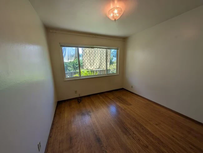 2155 Acton St Berkeley, CA 94702 photo 4