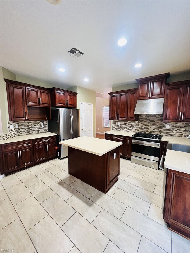 4512 Peacock Court, Dublin, CA 94568 photo 2