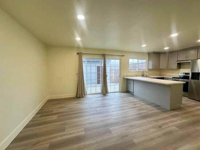 4276 Las Feliz Court, Union City, CA 94587 photo 2