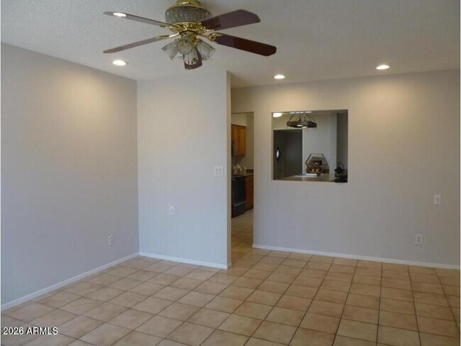 946 E Loma Vista Dr Tempe, AZ 85282 photo 5
