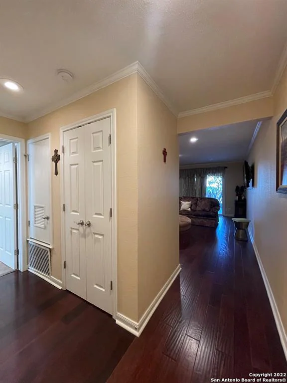 100 Lorenz Rd San Antonio, TX 78209 photo 4