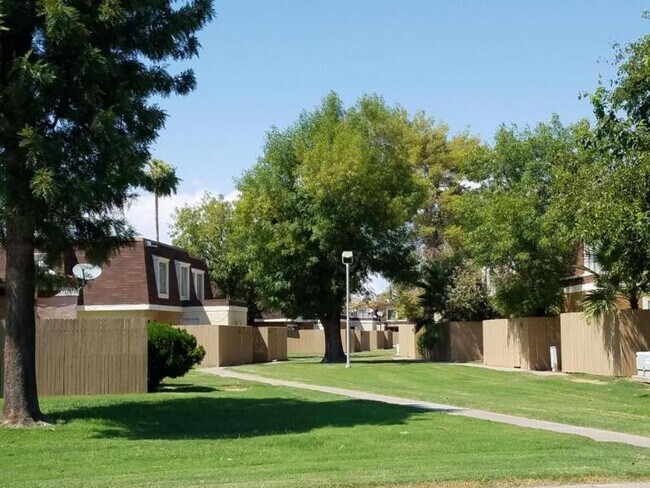 3412 W El Caminito Dr Phoenix, AZ 85051 photo 3