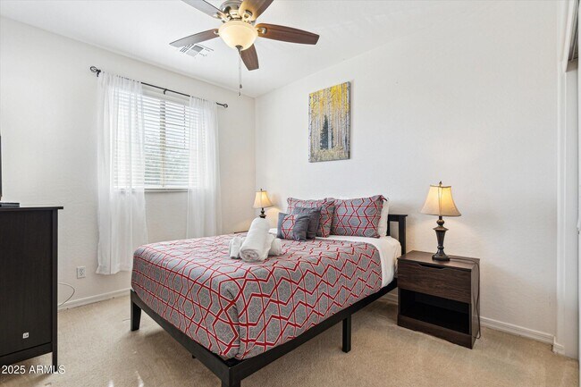 9042 W Pinnacle Vista Dr Peoria, AZ 85383 photo 3