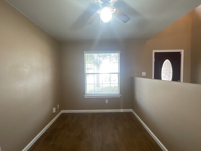 2209 Whistling Way Taylor, TX 76574 photo 3