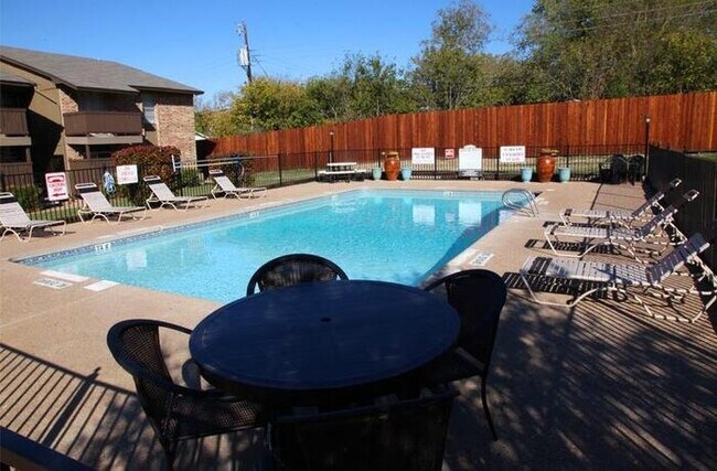 7924 Emerald Crest Dr White Settlement, TX 76108 photo 3
