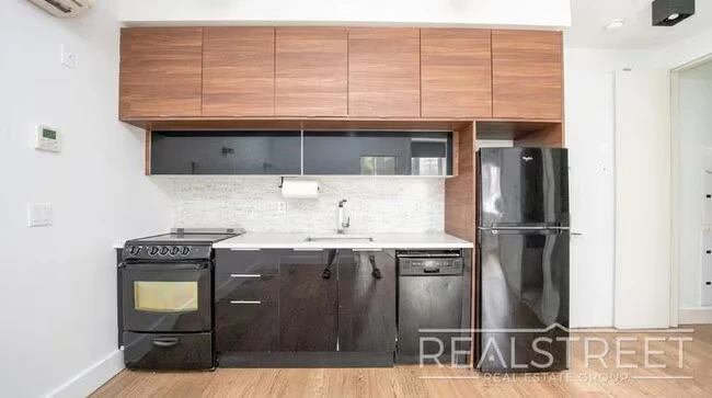 Modern 2 bedroom - Awesome design and architecture. photo 4