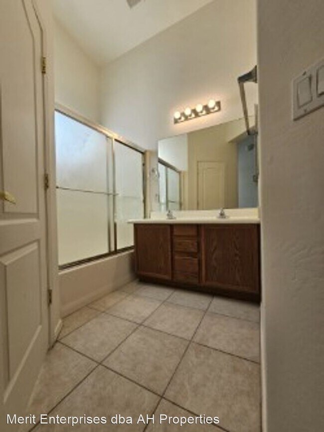 7204 S 56th Ln Phoenix, AZ 85339 photo 3