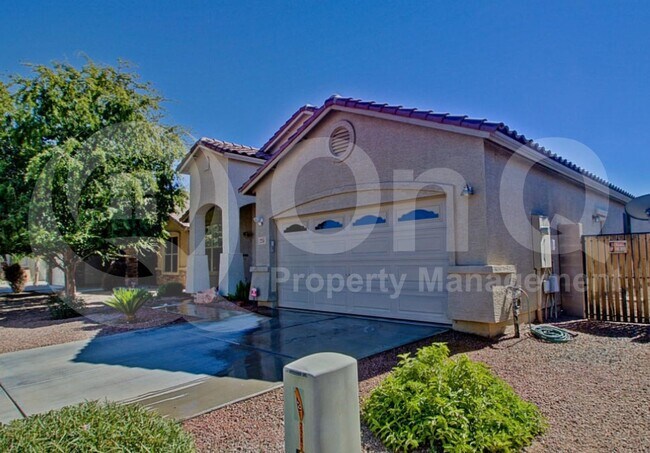 2285 E Renegade Trail San Tan Valley, AZ 85143 photo 2