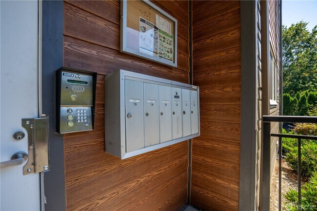 230 Southwest Clark Street, Issaquah, WA 98027 photo 3