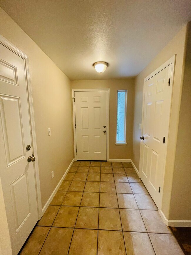 3321 Fender Dr Lynnwood, WA 98087 photo 3