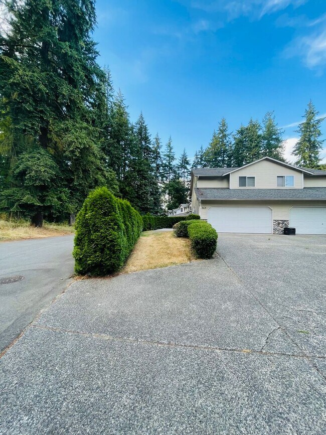 3321 Fender Dr Lynnwood, WA 98087 photo 2