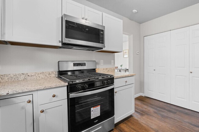 1004 E Powell Ave Fort Worth, TX 76104 photo 5