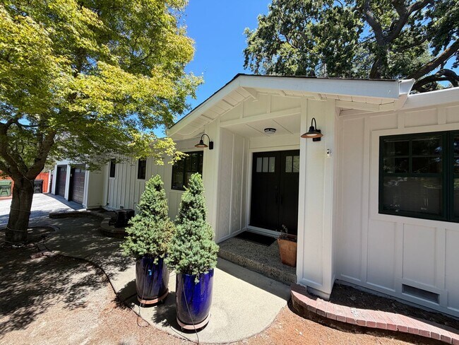 954 Acalanes Rd Lafayette, CA 94549 photo 2