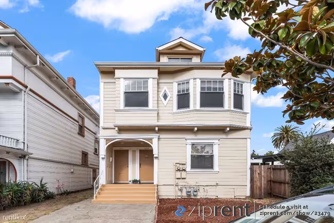 1421 Magnolia Street, Oakland, CA 94607 photo 2