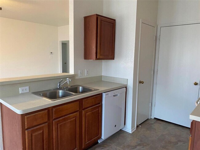 8645 Arcadia Park Drive, Fort Worth, TX 76244 photo 4