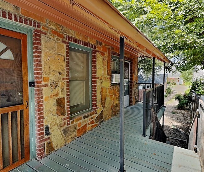 3333 W 5th St Fort Worth, TX 76107 photo 2