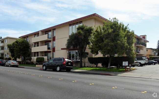 Kent Apartments photo 2