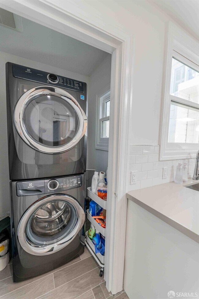 2BR/2BA Condo on Divisadero Street · San Francisco photo 4