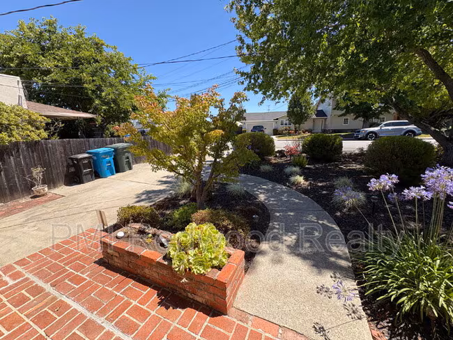 24 Hilltop Drive, Redwood City, CA 94062 photo 5