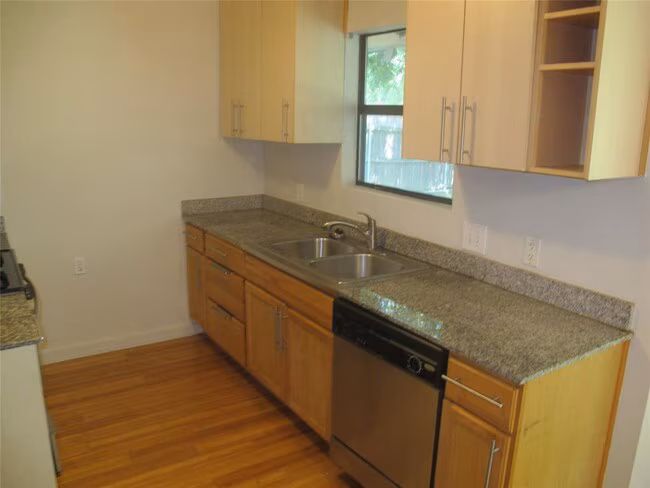 4907 Richmond Ave Austin, TX 78745 photo 2