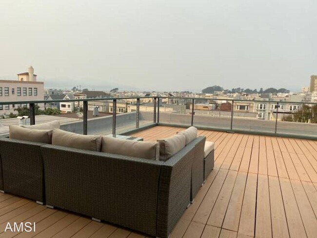 1572 Green Street, San Francisco, CA 94123 photo 2