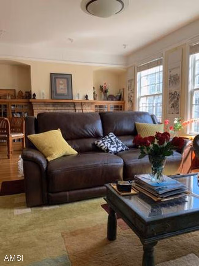 1572 Green Street, San Francisco, CA 94123 photo 3
