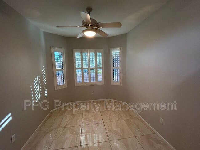 18678 N Granite Ct Surprise, AZ 85387 photo 4