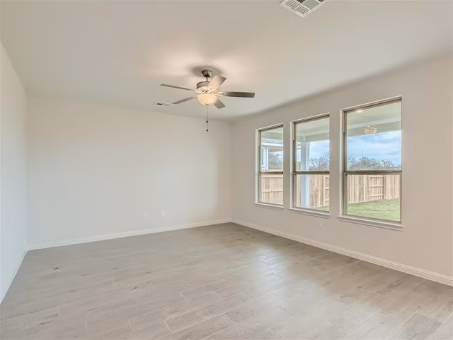 8601 McKamy Dr Austin, TX 78744 photo 5