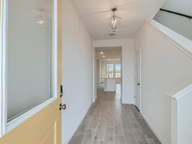 8601 McKamy Dr Austin, TX 78744 photo 4