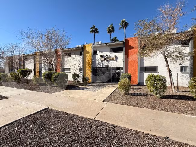 1422 N 5th St Phoenix, AZ 85004 photo 2