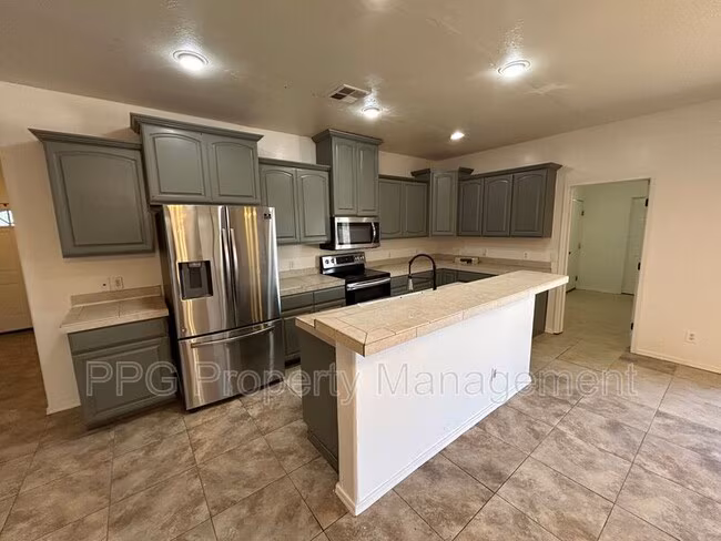 15601 N Verde St Surprise, AZ 85378 photo 3
