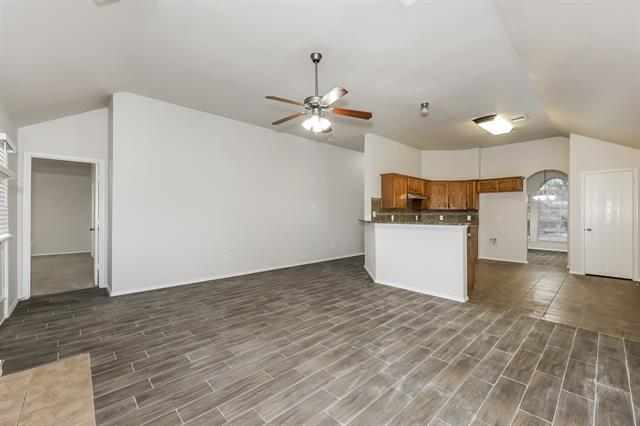 2926 Cowboy Dr Dallas, TX 75237 photo 4
