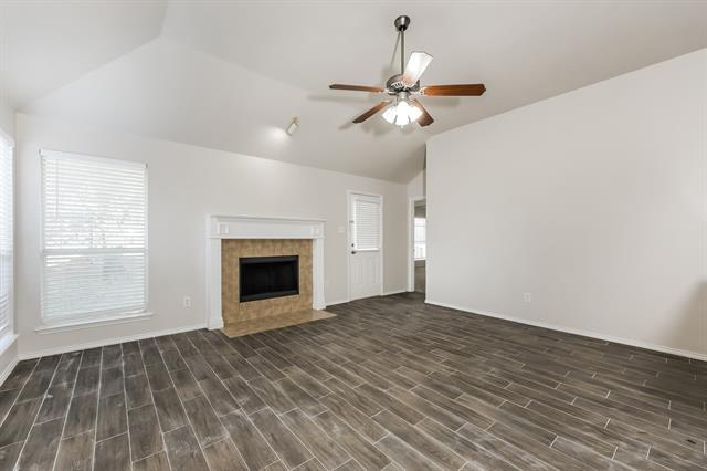 2926 Cowboy Dr Dallas, TX 75237 photo 2