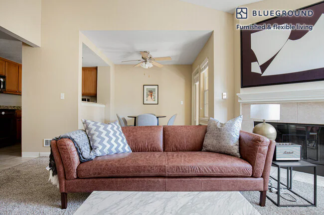 1570 Vista Club Cir Santa Clara, CA 95054 photo 2