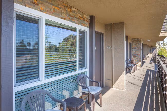 Elan Pacific Lofts photo 3
