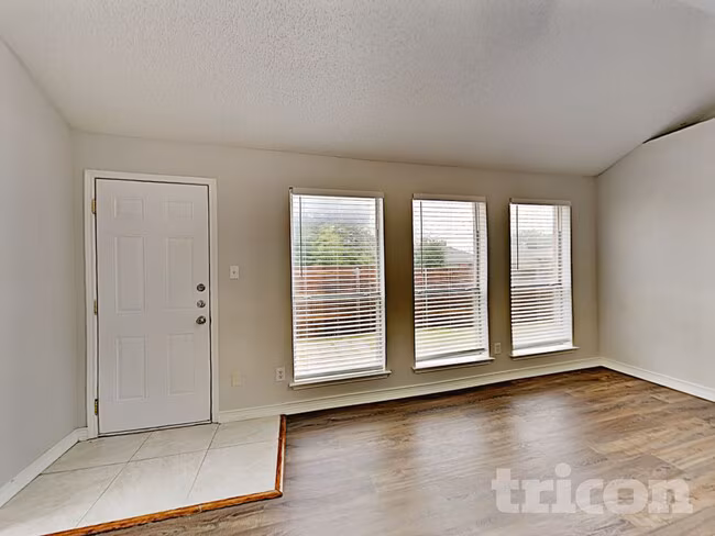 7032 Rovato Dr Arlington, TX 76001 photo 4