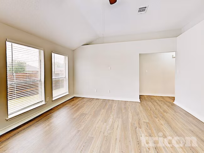 7032 Rovato Dr Arlington, TX 76001 photo 3