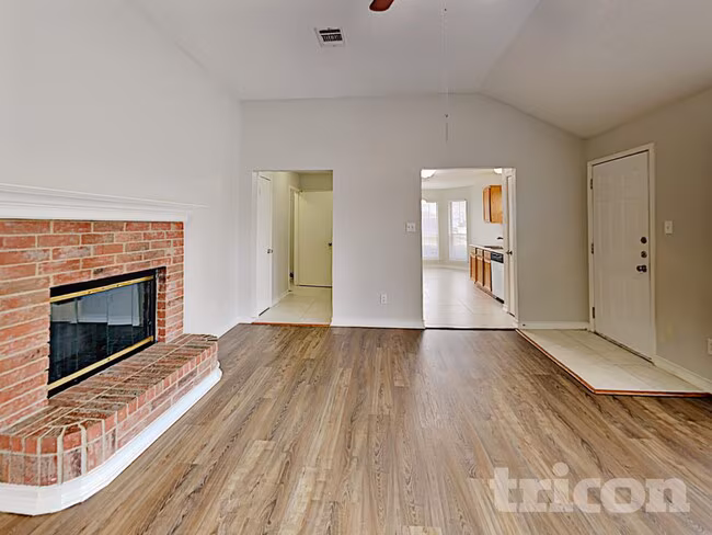 7032 Rovato Dr Arlington, TX 76001 photo 2