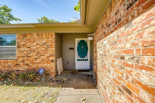 204 Blue Ridge Trail, Saginaw, TX 76179 photo 4