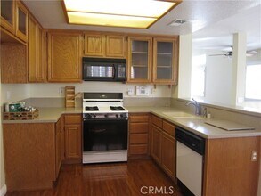 23801 Sierra Oak Dr Murrieta, CA 92562 photo 4